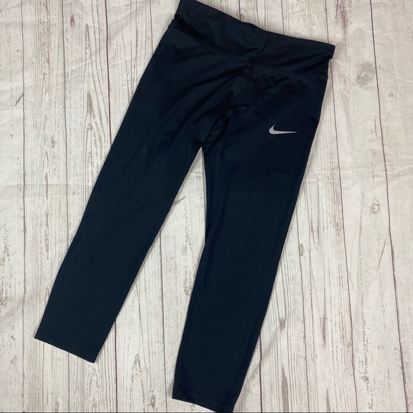 Nike Black Essential Crop Running Legging